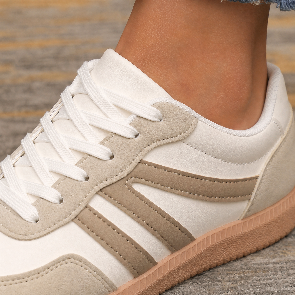 Ravello Retro Sneakers - Feature Close-up