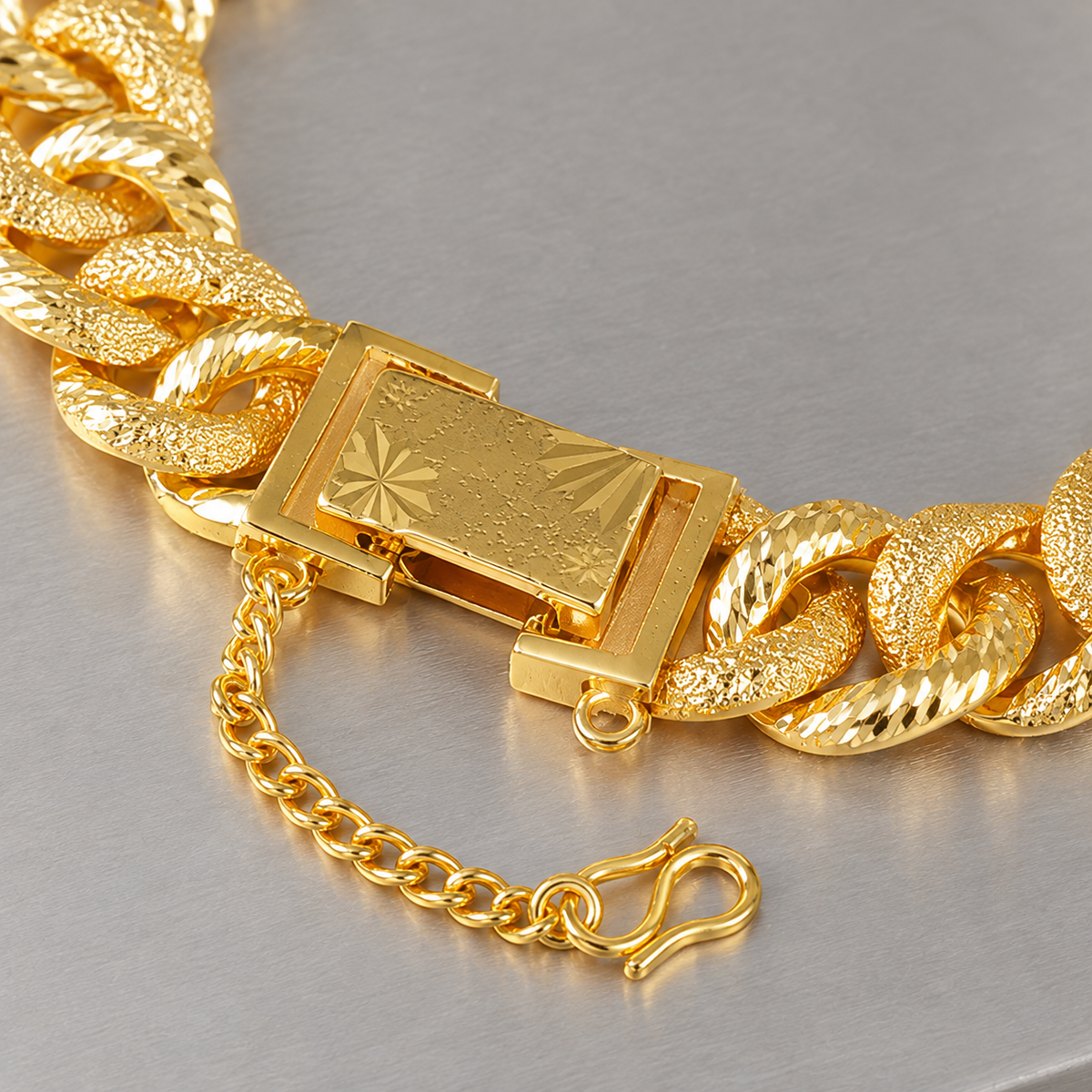 Ravensworth Frosted Cuban Bracelet - Lead Product Detail
