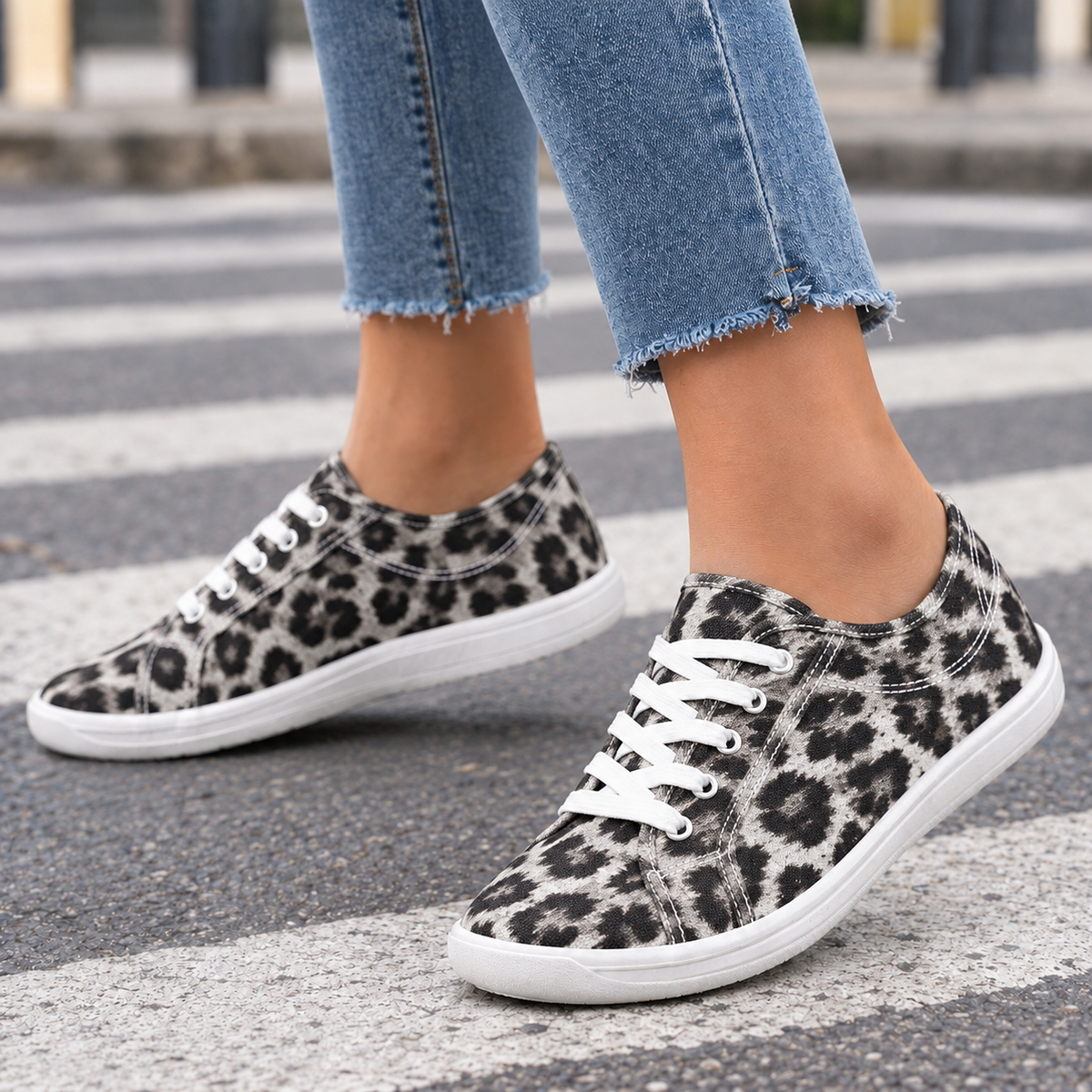 Fiorella Wide Toe Sneakers - Black White 2