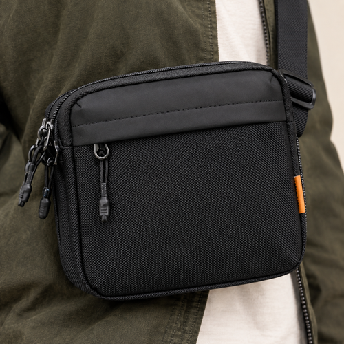 Albizzi Utility Crossbody Bag - Scale in Room
