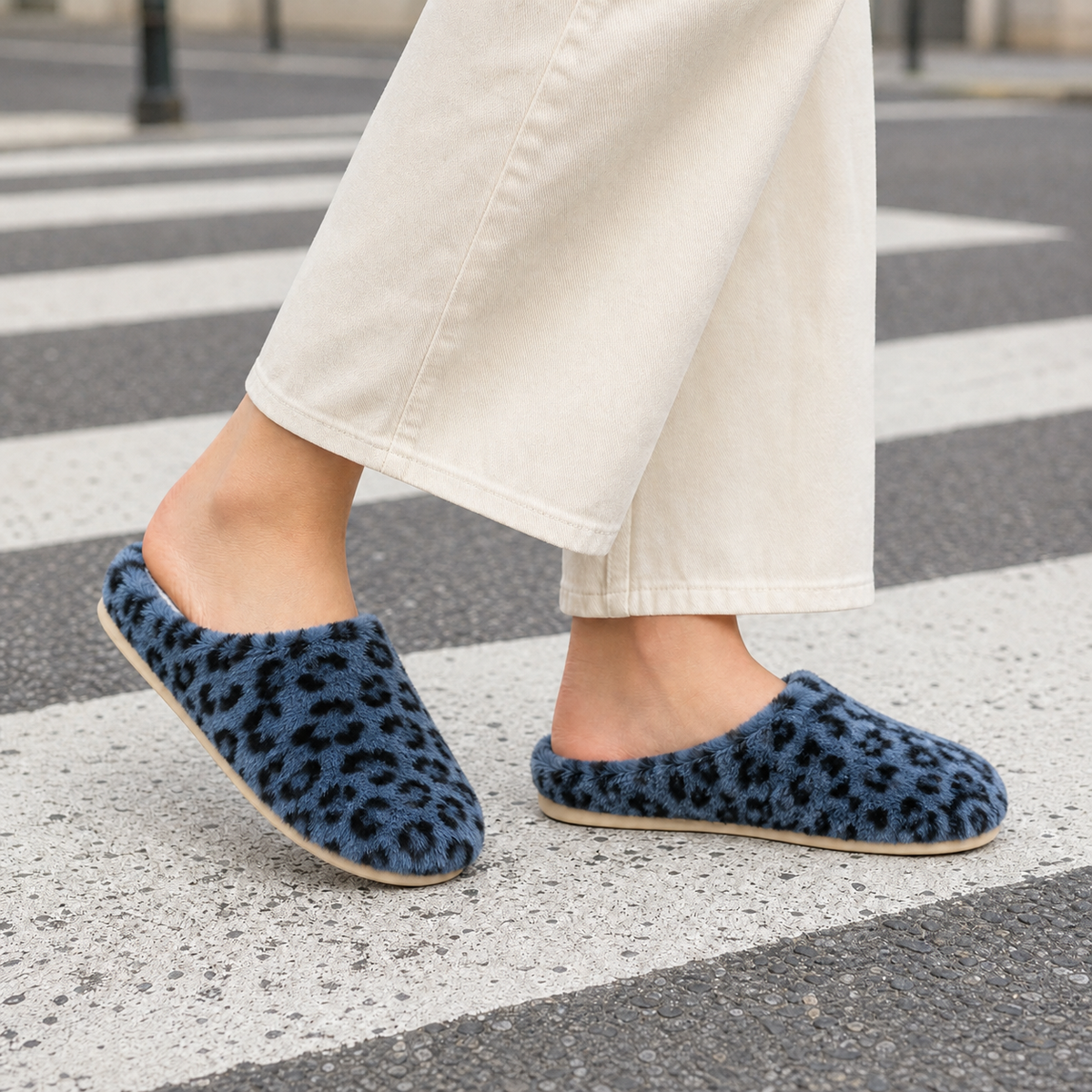 Molfetta Fuzzy Slippers - Blue Leopard 2