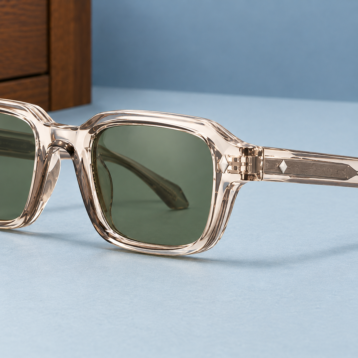 Zorzi Retro Square Sunglasses - Scale in Room