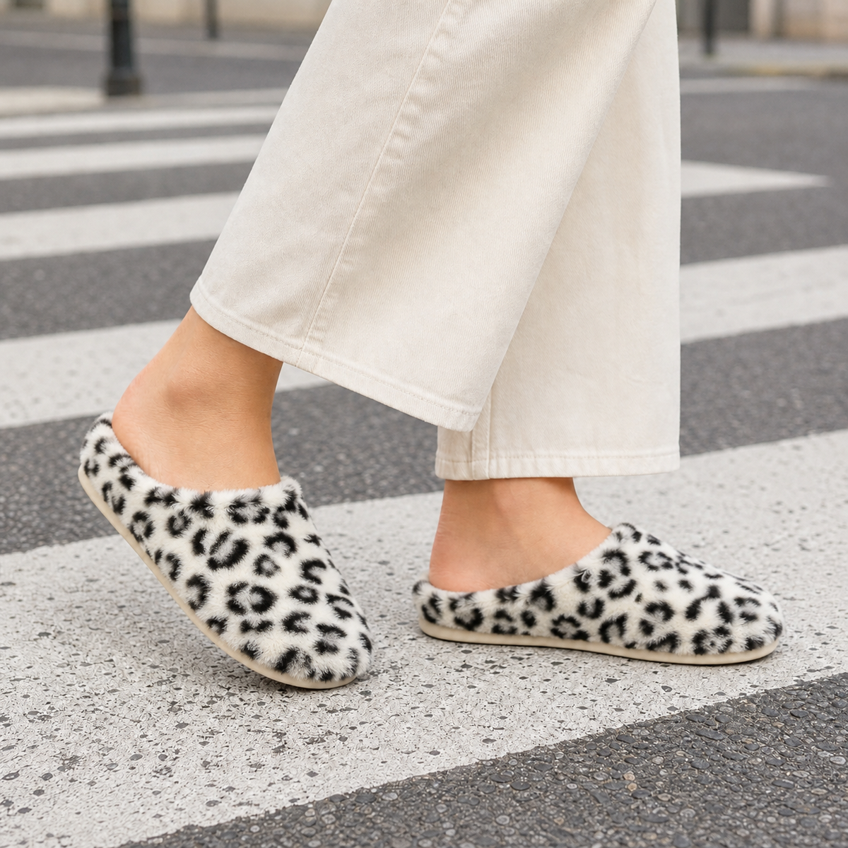 Molfetta Fuzzy Slippers - White Leopard 2